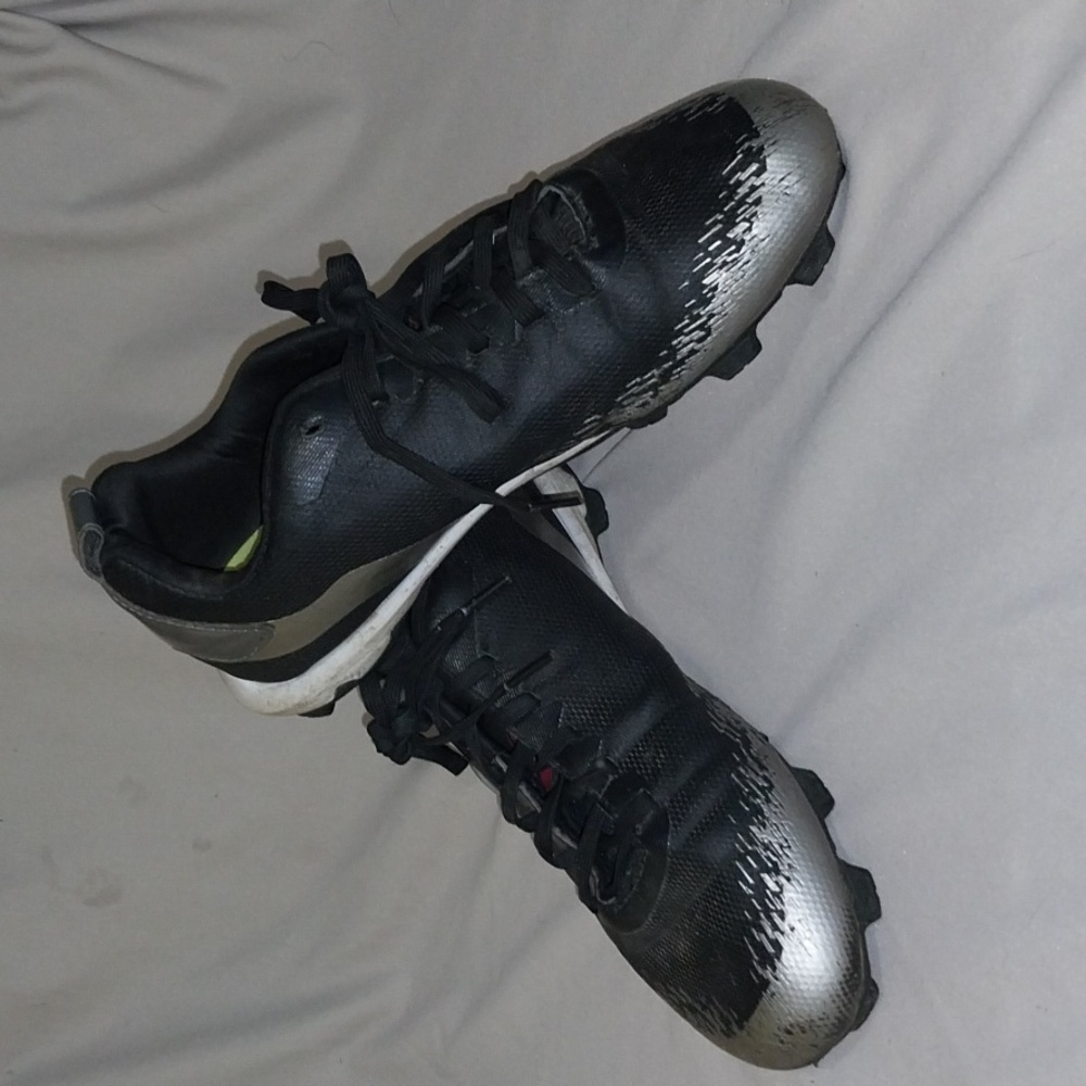 Rawlings Ripsaw baseball cleat size 6